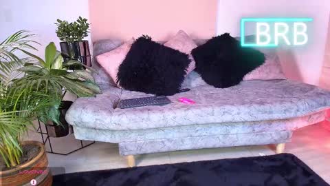 Jules and Gia online show from 01-11-26, 04:23