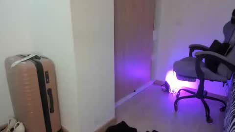 juli_santos_22 online show from 02-24-25, 07:30