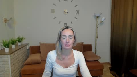 julia__cherry_ online show from 01-22-25, 03:40