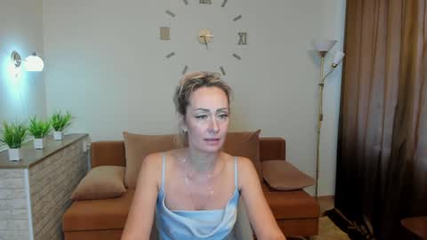 julia__cherry_ online show from 01-26-25, 07:32