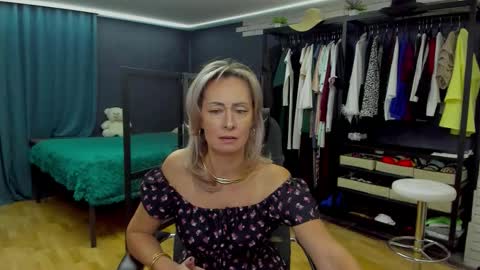 julia__cherry_ online show from 11-21-25, 11:42