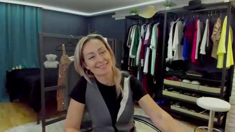 julia__cherry_ online show from 02-08-26, 04:21