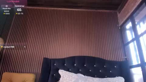 Snapshot of julia_dawson chatting on 01-17-26, 10:13 Julia online show from 01-17-26, 10:13