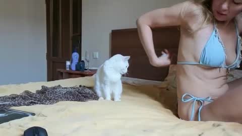 julia_giulia online show from 10-09-25, 08:45