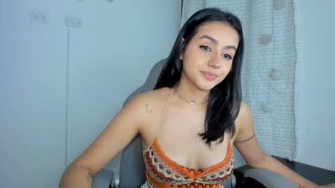 julia_strauns online show from 02-12-25, 08:38