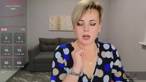 Snapshot of julia_wilsons chatting on 02-20-26, 01:11 Julia online show from 02-20-26, 01:11