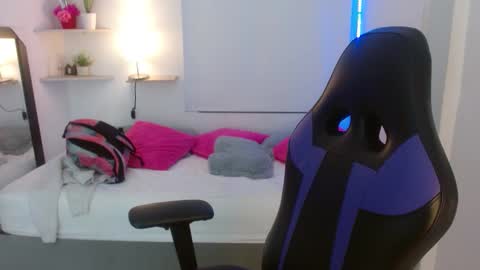 Julia online show from 10-14-25, 12:06