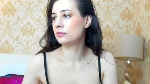 Snapshot of juliahunts chatting on 05-10-26, 04:06 JuliaHunt online show from 05-10-26, 04:06
