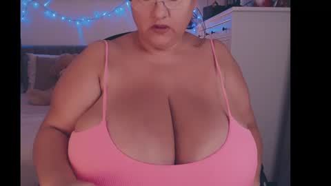 julialiones online show from 12-06-24, 08:07