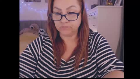 julialiones online show from 11-23-25, 02:28