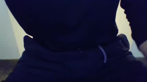 Snapshot of julian6446 chatting on 01-06-25, 02:47 julian6446 online show from 01-06-25, 02:47