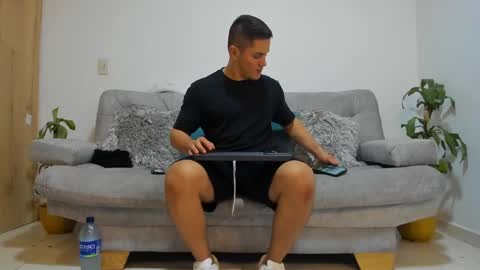 Snapshot of julian_wallace chatting on 12-04-24, 03:59 julian_wallace online show from 12-04-24, 03:59