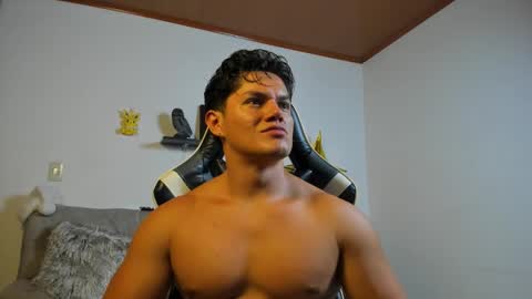 julian_wallace online show from 12-19-25, 08:49