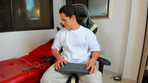 julian_wallace online show from 02-06-26, 08:12