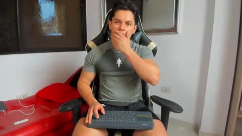 julian_wallace online show from 02-25-26, 08:18