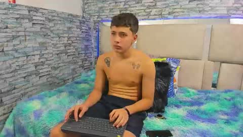 julian online show from 10-31-25, 04:08