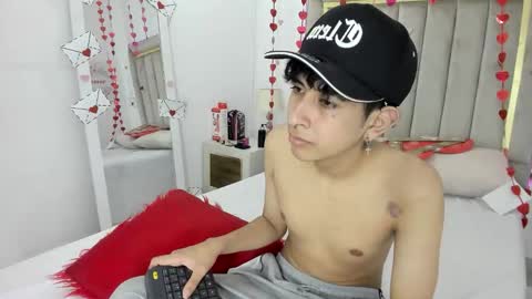 Julian online show from 02-12-26, 07:31