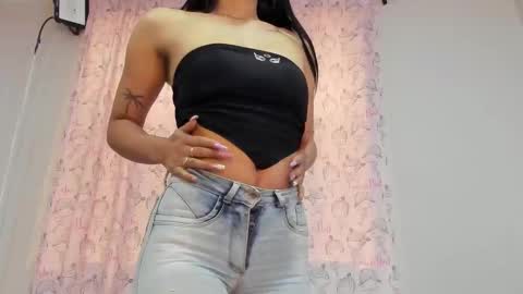 Snapshot of juliana_ls chatting on 09-27-25, 02:11 Juliana online show from 09-27-25, 02:11