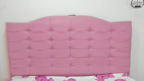 Snapshot of juliana_ls chatting on 11-19-25, 11:54 Juliana online show from 11-19-25, 11:54