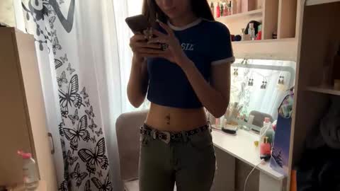 Snapshot of julianeaukamp chatting on 02-03-26, 12:42 Viola online show from 02-03-26, 12:42