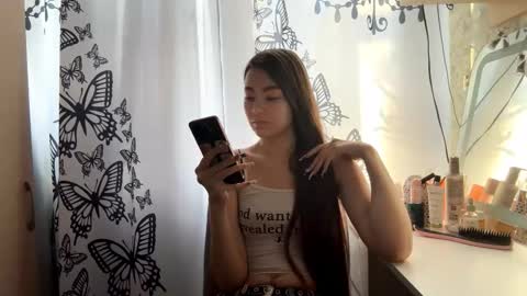 Snapshot of julianeaukamp chatting on 02-06-26, 12:48 Viola online show from 02-06-26, 12:48