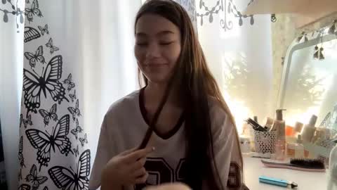 Snapshot of julianeaukamp chatting on 02-11-26, 12:48 Viola online show from 02-11-26, 12:48