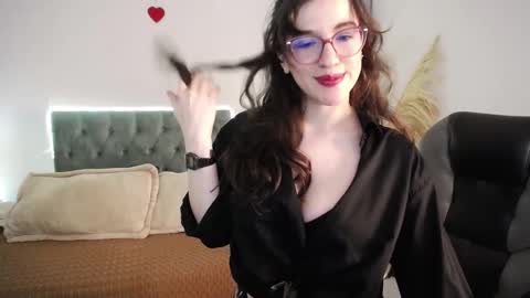 Snapshot of julianne__ chatting on 12-14-25, 01:44 Julianne online show from 12-14-25, 01:44