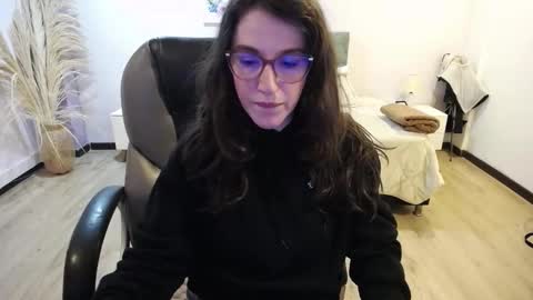 Snapshot of julianne__ chatting on 12-14-25, 09:08 Julianne online show from 12-14-25, 09:08