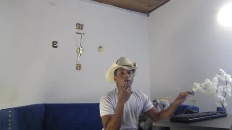 Snapshot of juliannmattius chatting on 10-08-25, 02:58 Juliann online show from 10-08-25, 02:58