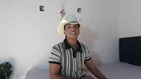 Snapshot of juliannmattius chatting on 10-18-25, 03:24 Juliann online show from 10-18-25, 03:24