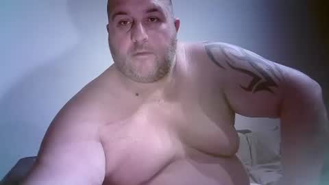 Snapshot of julianoparno chatting on 10-28-25, 02:15 Juliano online show from 10-28-25, 02:15