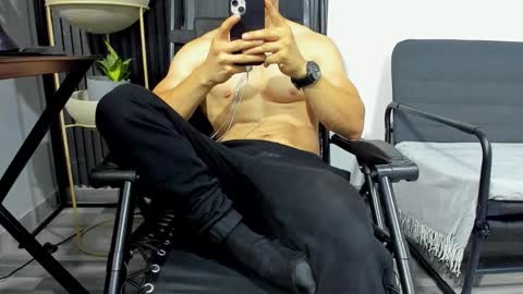 Snapshot of juliansexxx16 chatting on 02-12-26, 11:44 Julian online show from 02-12-26, 11:44