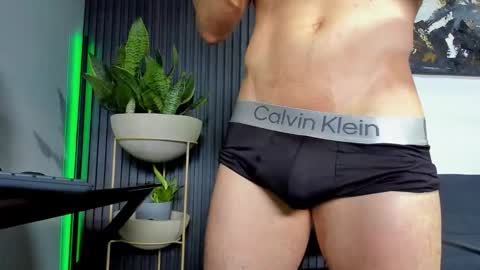 Snapshot of juliansexxx16 chatting on 02-25-26, 10:41 Julian online show from 02-25-26, 10:41