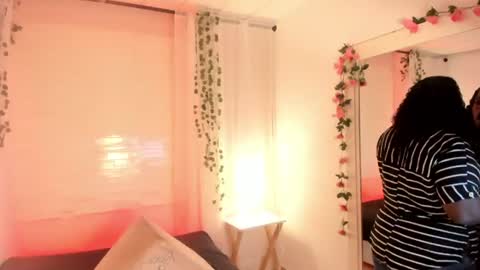 Snapshot of juliblake chatting on 07-07-26, 04:04 JULI online show from 07-07-26, 04:04