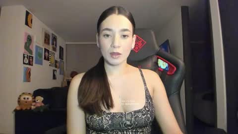 Jeimy Help me to reach 100 thumbs up online show from 11-24-25, 01:27