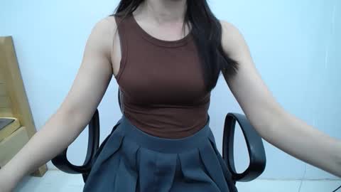 Snapshot of julie9x chatting on 09-17-25, 12:23 julie9x online show from 09-17-25, 12:23