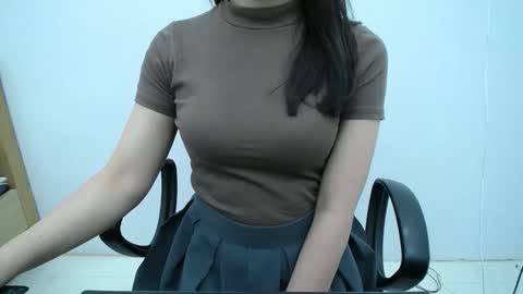 Snapshot of julie9x chatting on 11-29-25, 11:52 julie9x online show from 11-29-25, 11:52