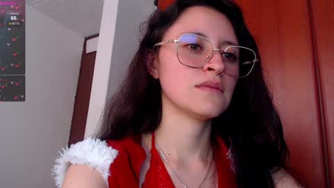 Snapshot of julie_autmn_ chatting on 12-24-24, 05:44 yules online show from 12-24-24, 05:44