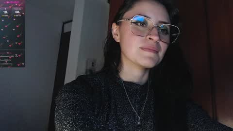 Snapshot of julie_autmn_ chatting on 01-07-25, 10:52 yules online show from 01-07-25, 10:52