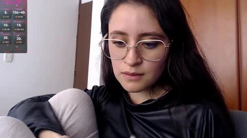 Snapshot of julie_autmn_ chatting on 02-12-25, 07:13 yules online show from 02-12-25, 07:13