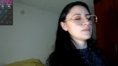 Snapshot of julie_autmn_ chatting on 02-13-25, 10:43 yules online show from 02-13-25, 10:43
