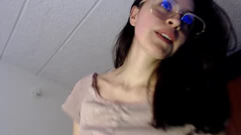 Snapshot of julie_autmn_ chatting on 03-10-25, 10:13 yules online show from 03-10-25, 10:13