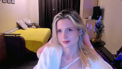 Julie online show from 11-20-25, 03:12