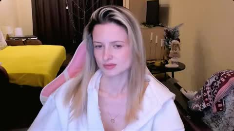 Julie online show from 01-11-26, 03:39