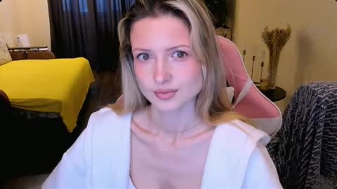 Julie online show from 02-06-26, 04:39