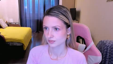 Julie online show from 02-13-26, 04:52