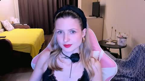 Julie online show from 03-04-26, 03:29