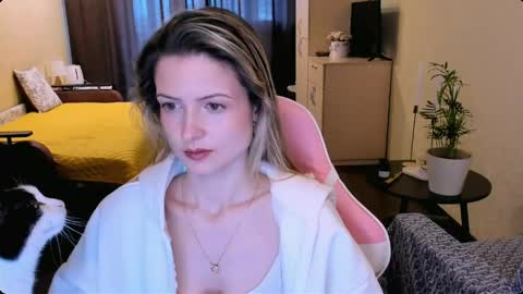 Julie online show from 03-21-26, 04:39