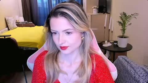 Snapshot of julie_flores chatting on 04-25-26, 02:14 Julie online show from 04-25-26, 02:14