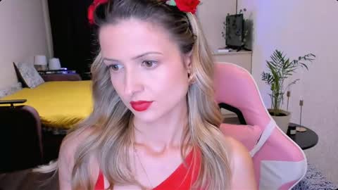 Snapshot of julie_flores chatting on 04-29-26, 05:41 Julie online show from 04-29-26, 05:41